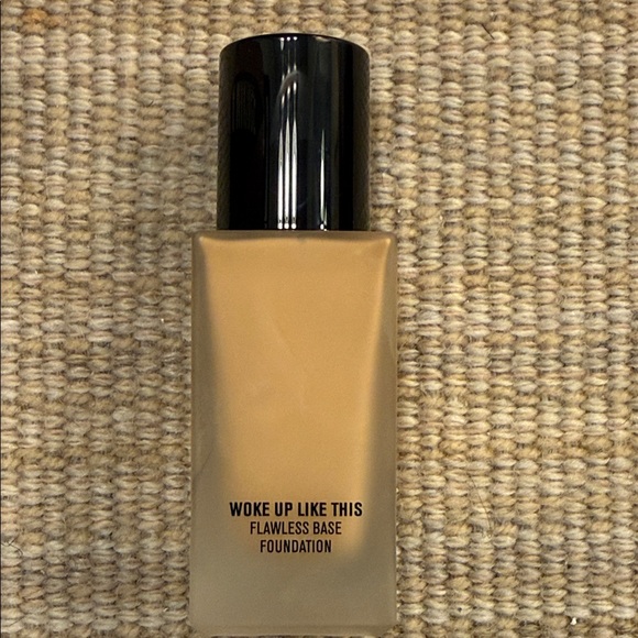 IL Makiage Woke Up Like This Foundation Series CL 120 NEW - Picture 2 of 11